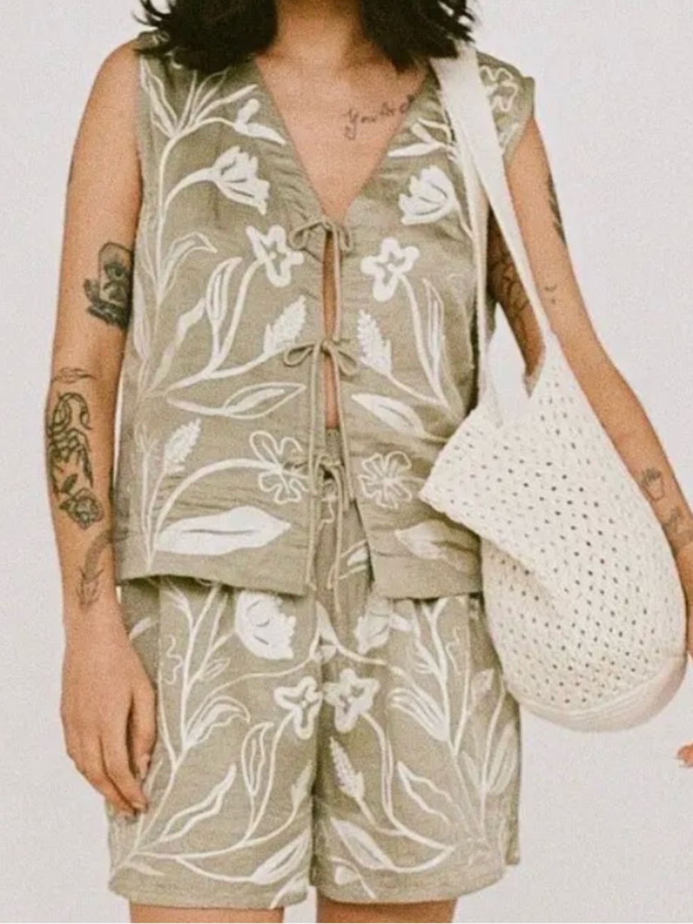 Laude The Label Embroidered Floral set